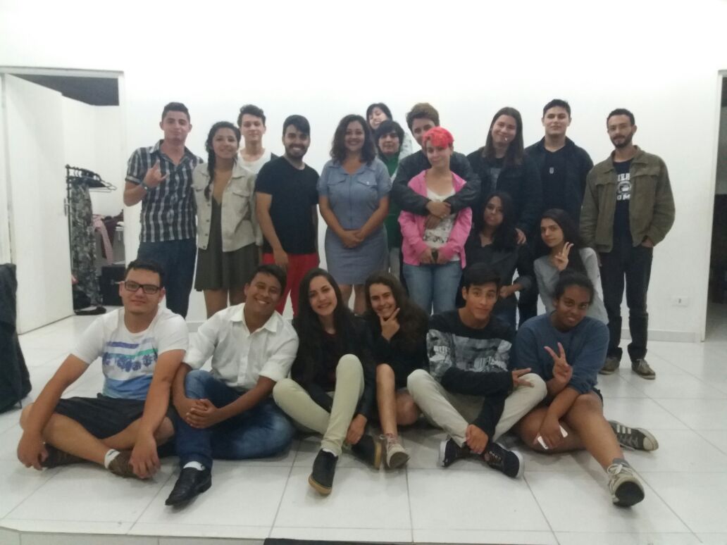 Evento de Encerramento do Projeto Ce.lu.la Cri@tiva, participantes do projeto, colaboradores e voluntários. Novembro/2016.