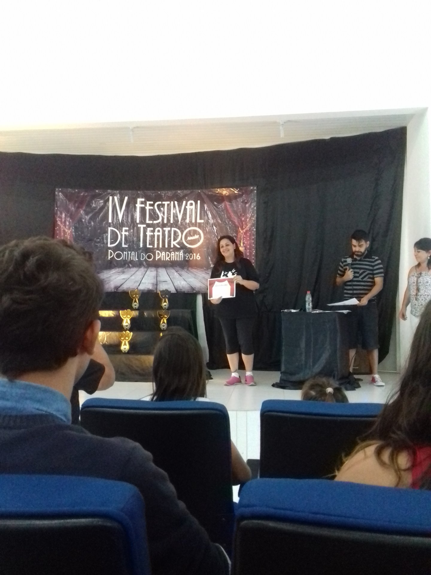 3º LUGAR DE MELHOR ATRIZ, pela personagem Madame Luba, 2016